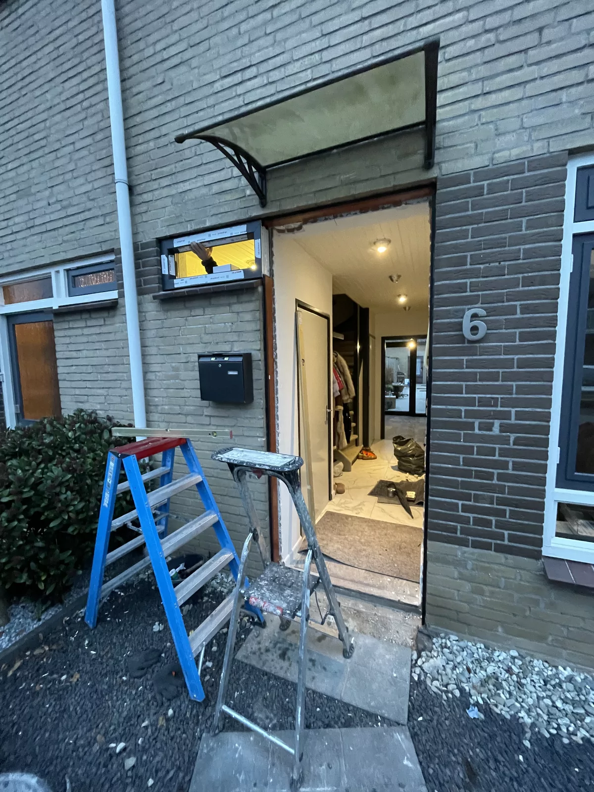 Haustür und Seitenlichter erneuert — foto 2