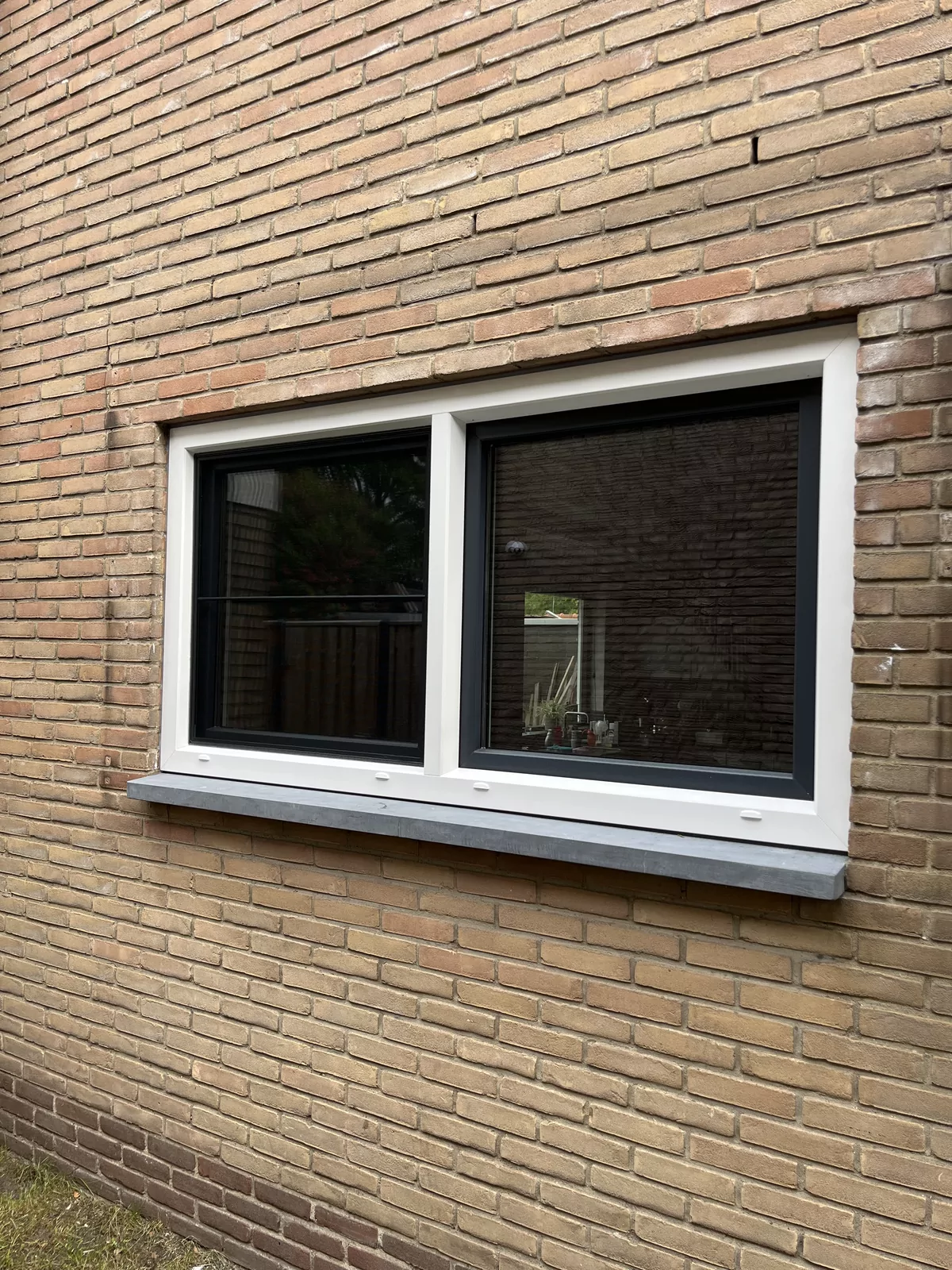 Renovation project with multiple window frames — foto 2